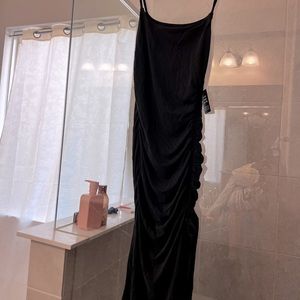 Express Body Contour Mesh
Ruched Side Slit Dress